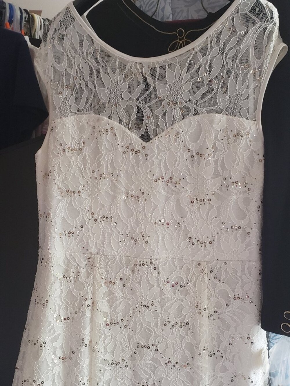 Off White Mermaid Style Gown Floral lace overlay w/ sequin accents. Size 16